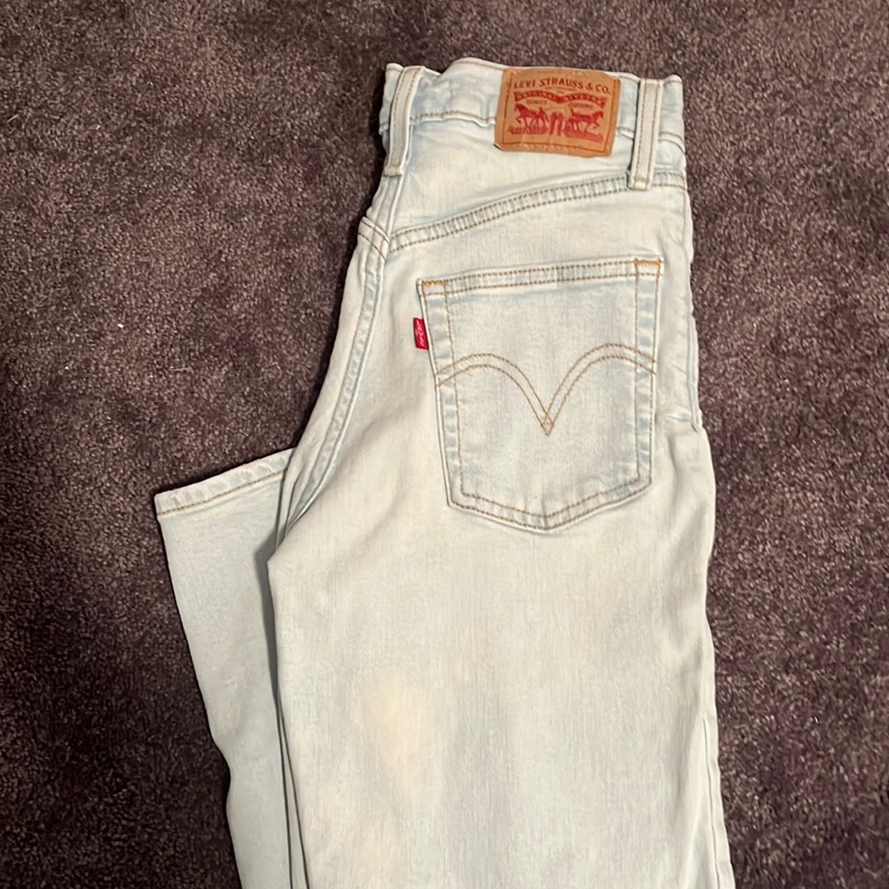 Levi jeans